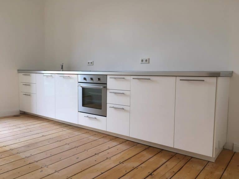 2 Zimmerwohnung mit Balkon in Düsseldorf - Neuwertige Küchenzeile